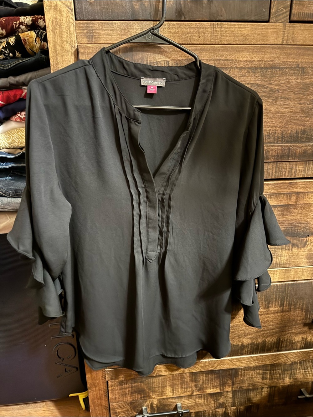 Vince Camuto Black Pintuck V-Neck Ruffle Sleeve Blouse